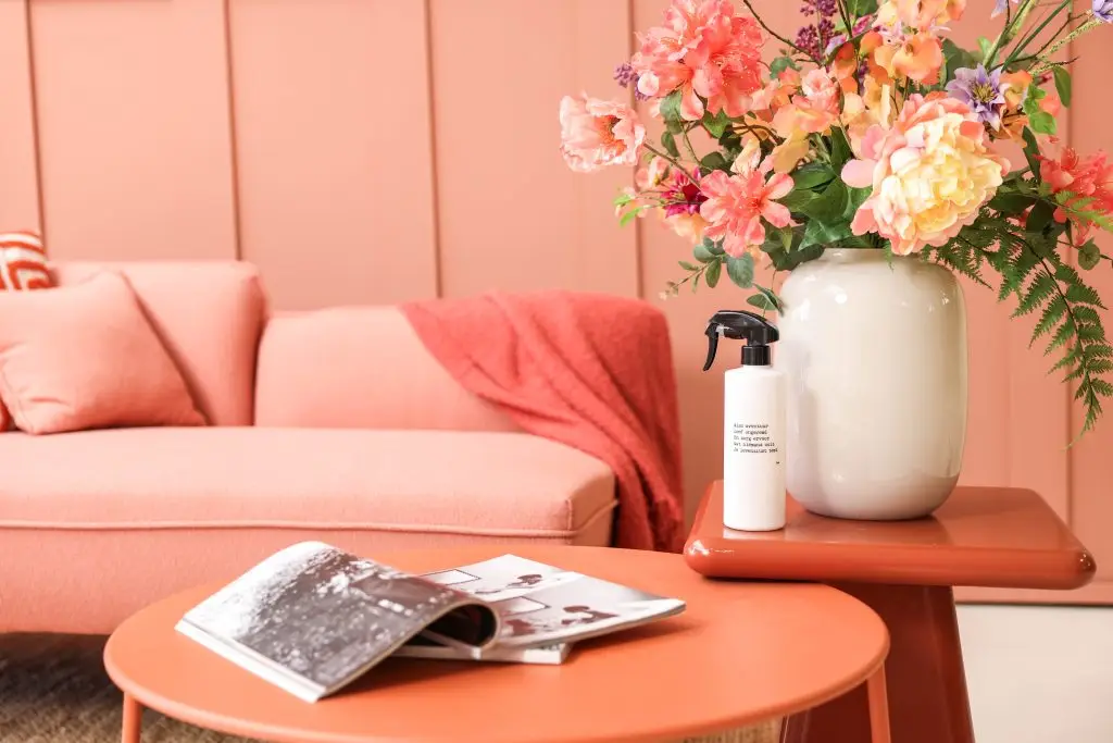 Daglichtstudio met kleur in Roosendaal, Brabant. Kleurrijke bloemen.