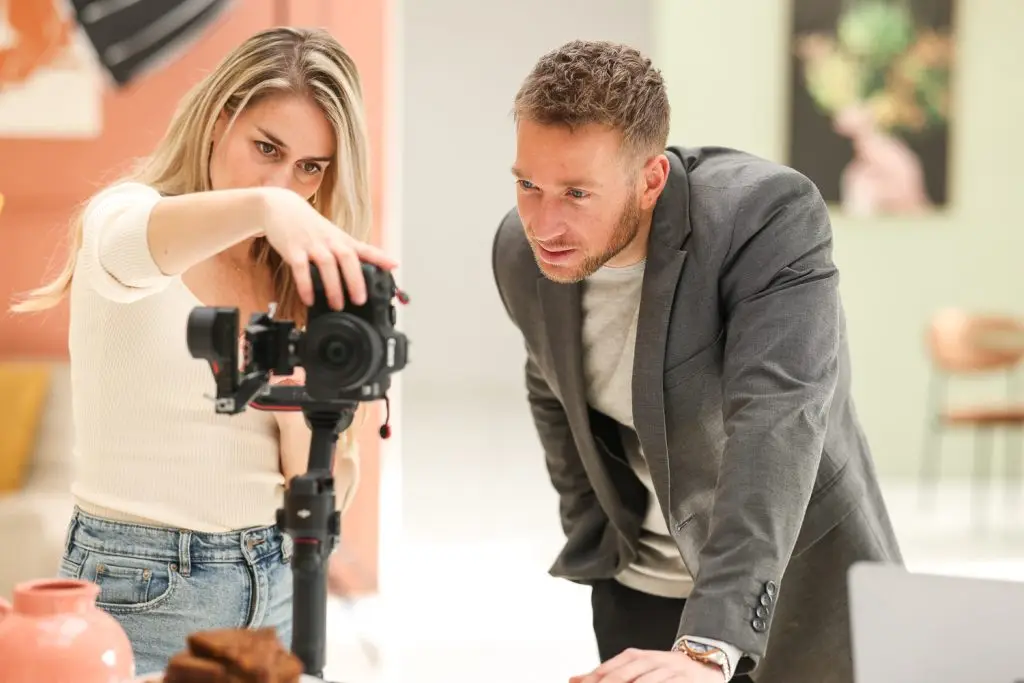 Daglicht studio vlakbij België met pasteltinten, video locatie Brabant