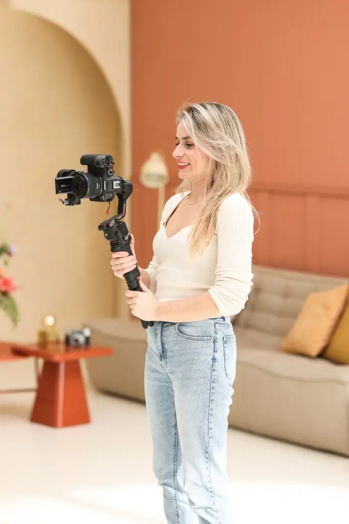 Videograaf in daglichtstudio Roosendaal