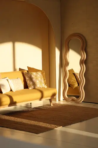 Prachtig zonlicht in de studio voor fotografen en videomakers